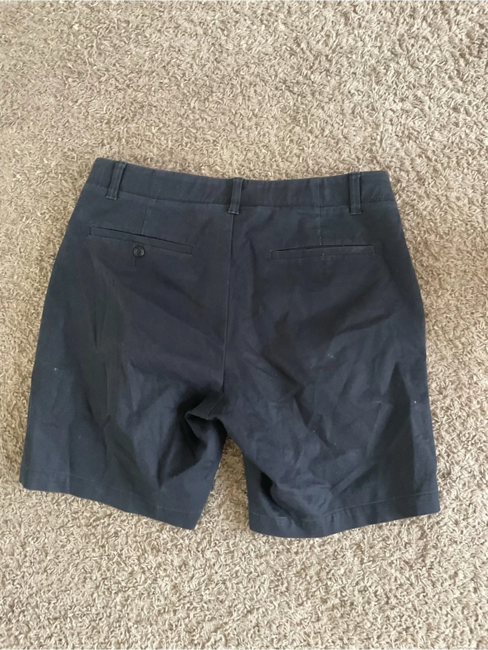 Men’s used pre owned Heatgear black under armour UA size 36 button shorts
